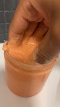 Carica e avvia il video nel visualizzatore di galleria, Men&#39;s Aventos Foaming Body Scrub
